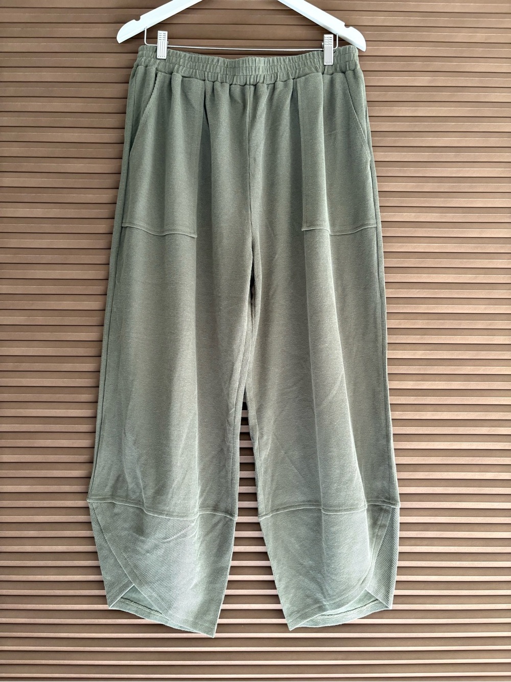 Relaxed Olive Green Crop Joggers with Elastic Waist